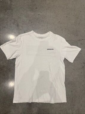 Patagonia P-6 Logo Tee Men’s Small White Made in USA